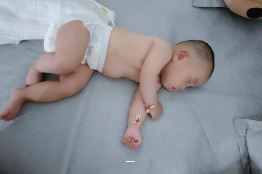 德宏孕妇肚子一跳一跳